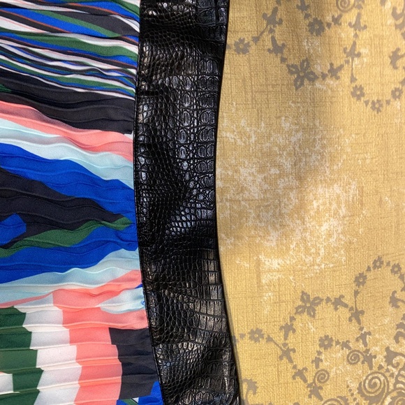 Blue Red Abstract Print Pleated Maxi Skirt Large - Picture 7 of 8